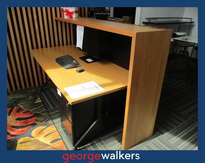 PR6512 Slat Wood Reception Counter & Panelling - George Walkers Office Furniture Megastore