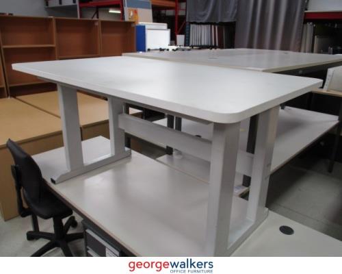 PR5648 - White Work Station - George Walkers Office Furniture Megastore