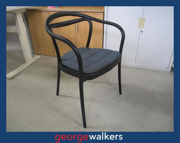 PR6610 Black Vienna Stackable Chair - George Walkers Office Furniture Megastore