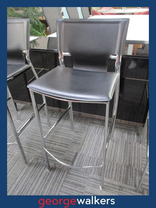 BARSTOOL – BLACK LEATHERETTE – CHROME FRAME – 70CM – PR6950