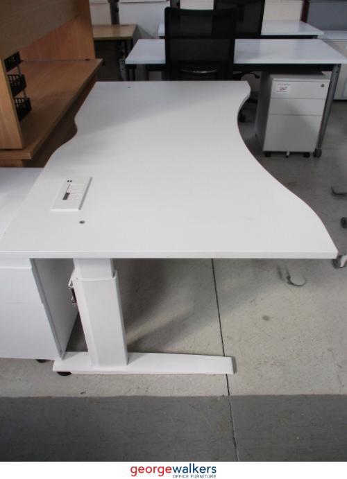Straight Desk Curved Cut Front White 1600mm