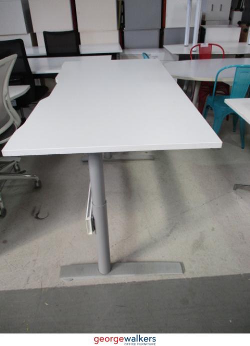 Height Adjustable Manual Winder White 1600mm