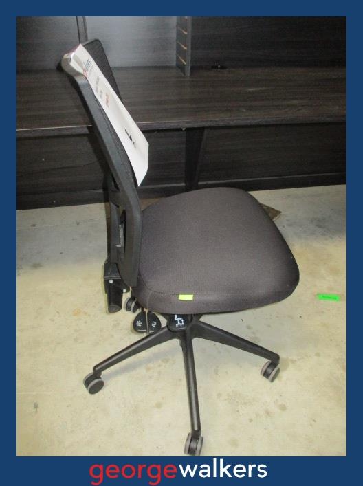 OFFICE CHAIR – FREEWAY – ERGONOMIC – MESH BACK – New RRP $600+ - PR6940