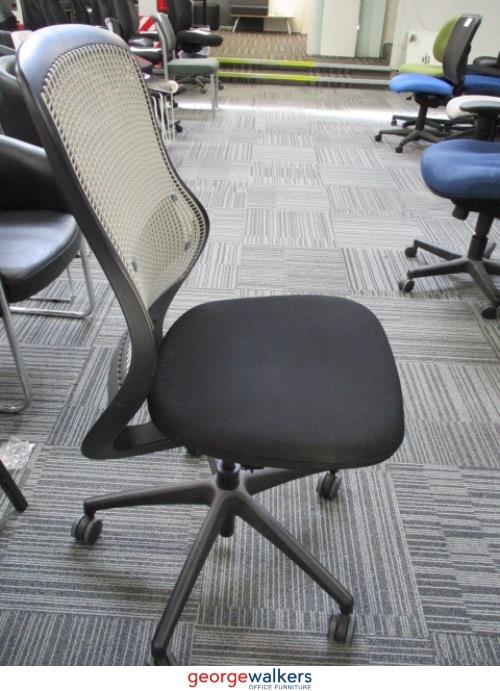 PR5504 - Black/White Formway Office Chair - George Walkers Office Furniture Megastore