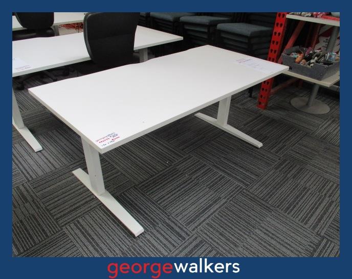 PR6253  White Linak Electric Desk 1.5M