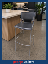 BARSTOOL – BLACK LEATHERETTE – CHROME FRAME – 70CM – PR6950