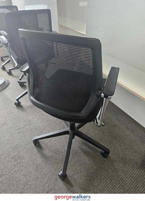 Chair - Meeting Chair - with Arms - Black