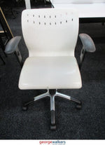 Chair - Meeting Room Chair - Countoured Back - White - CLEARANCE CHAIR