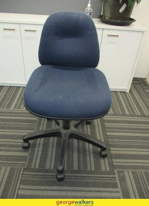 1x Task Chair Wide Seat Navy Blue