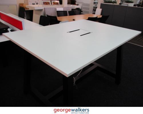 Table - Meeting Table - Bar Leaner - White - 1700 x 1200 mm