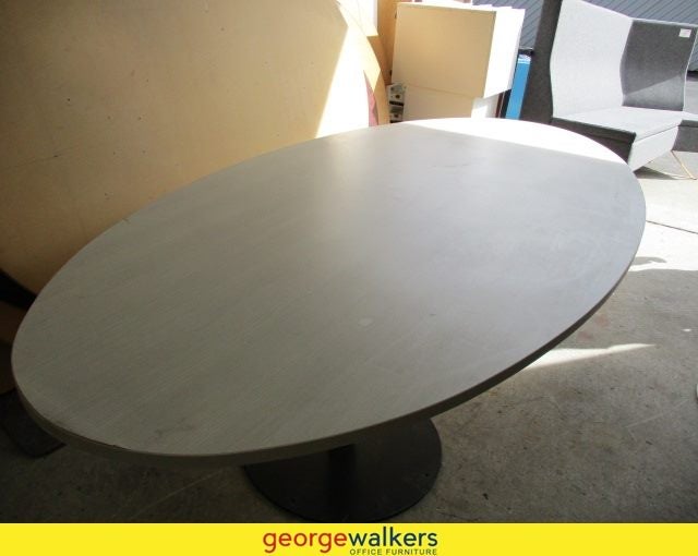 Solid Table Boardroom Table