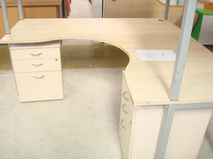 Desk - L Shaped - Beech - 1800 x 1800 x 720 mm