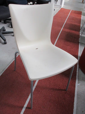 UFL Outdoor Chair Off White