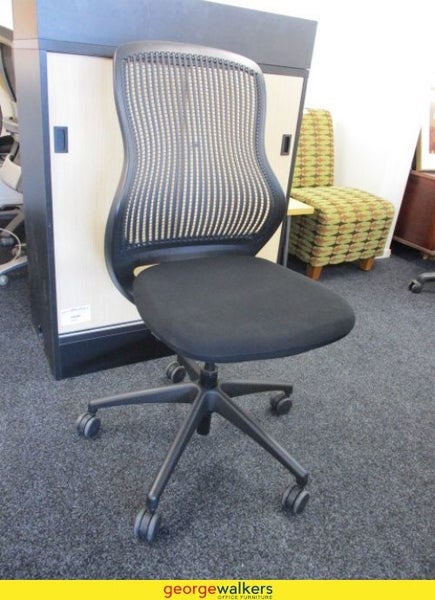PR4743 - Black Knoll ReGeneration Office Chair