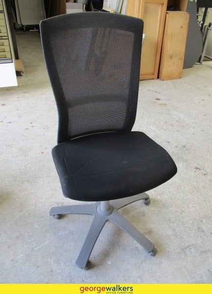 1x Office Chair Formway Life Chair Black