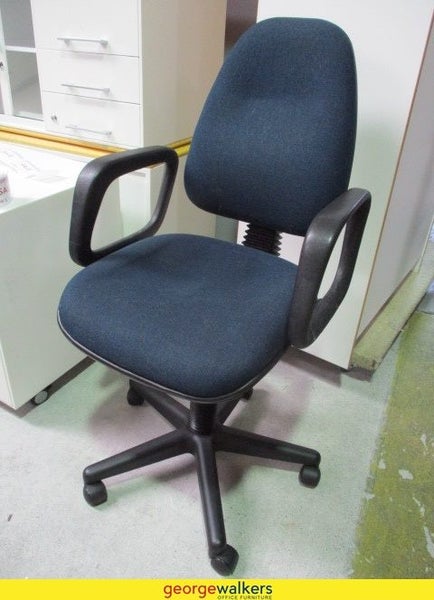 1x Office Chair with Arms