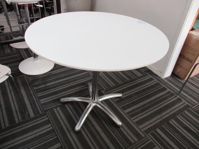 Table - Meeting Table - Round Top - White - 900 x 730 mm