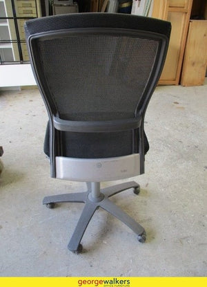1x Office Chair Formway Life Chair Black